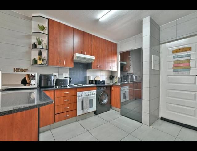 2 BEDROOM APARTMENT FOR SALE IN BRACKENDOWNS